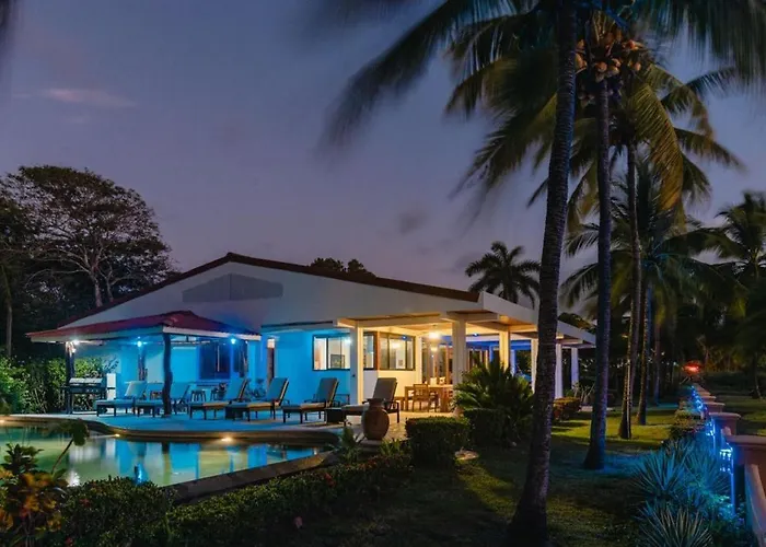 Carmela By The Sea Hotel *